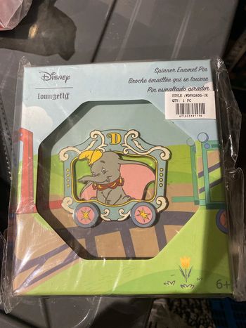 Disney pin's dumbo
