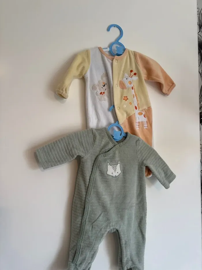 Lot de 4 pyjamas, 1 mois hiver - photo numéro 3