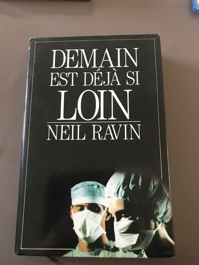 Livre Demain est déjà si loin