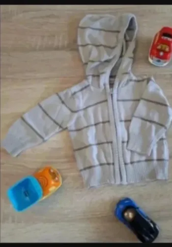 gilet fin à capuche 3 mois grain de blé 1-3 mois / 56 cm Très bon état