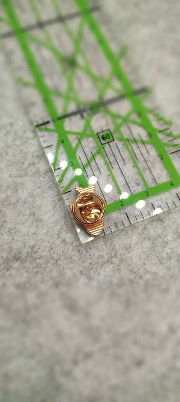 🍄 mini pin's avion - photo numéro 3