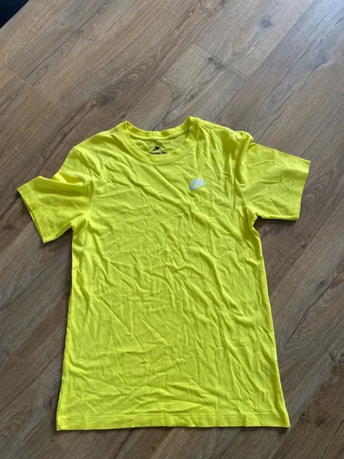Tee-shirt Nike Homme Jaune Vif – Taille S – Logo & Virgule brodés – État Neuf - photo numéro 4