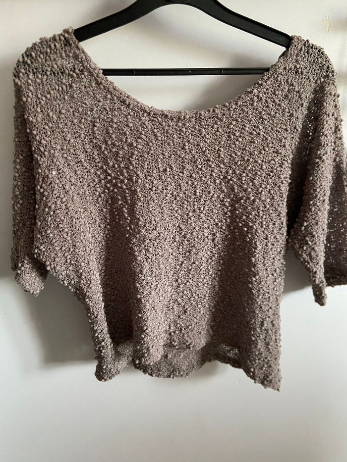 pull gris à sequins