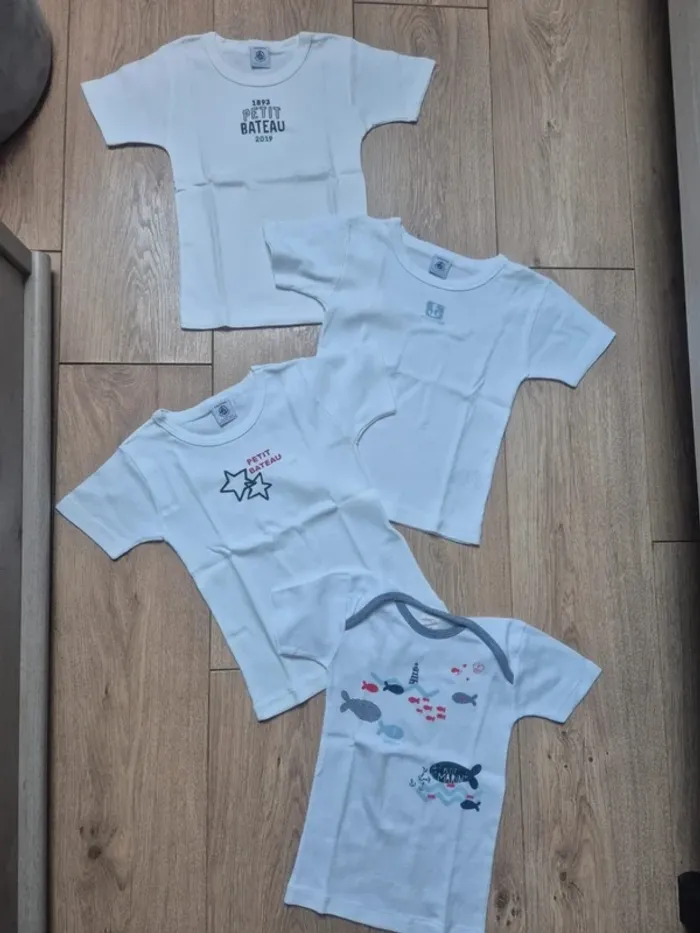 Lot de 4 hauts nuits/ sous-vêtements MC "petit bateau / absorba" 4 ans neufs jamais portés