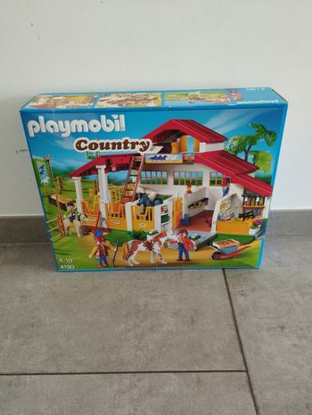 Centre équestre playmobil NEUF