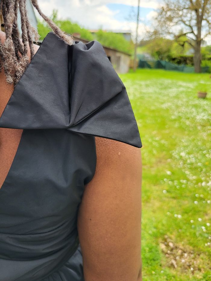 Robe asymétrique noire - photo numéro 2