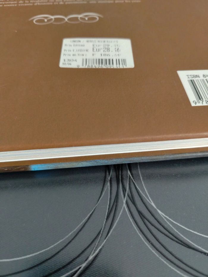 Beau livre complètement neuf - photo numéro 7