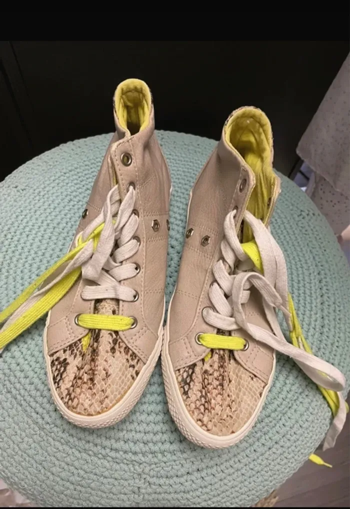 Baskets montantes beiges effet python et lacets fluo - Taille 36 -