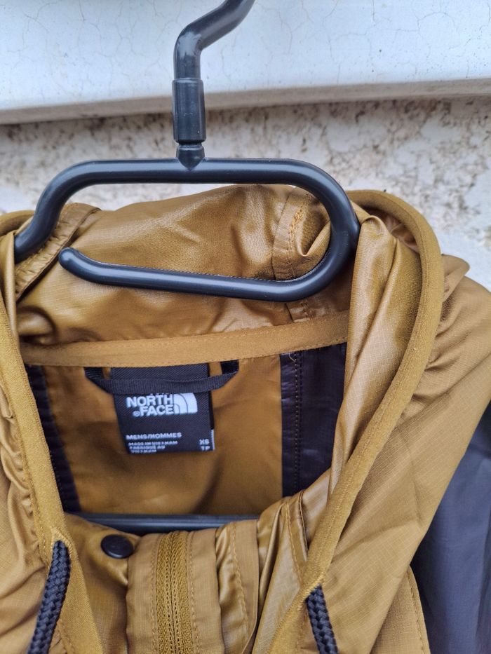 Veste Coupe-vent The North Face XS Neuve - photo numéro 7