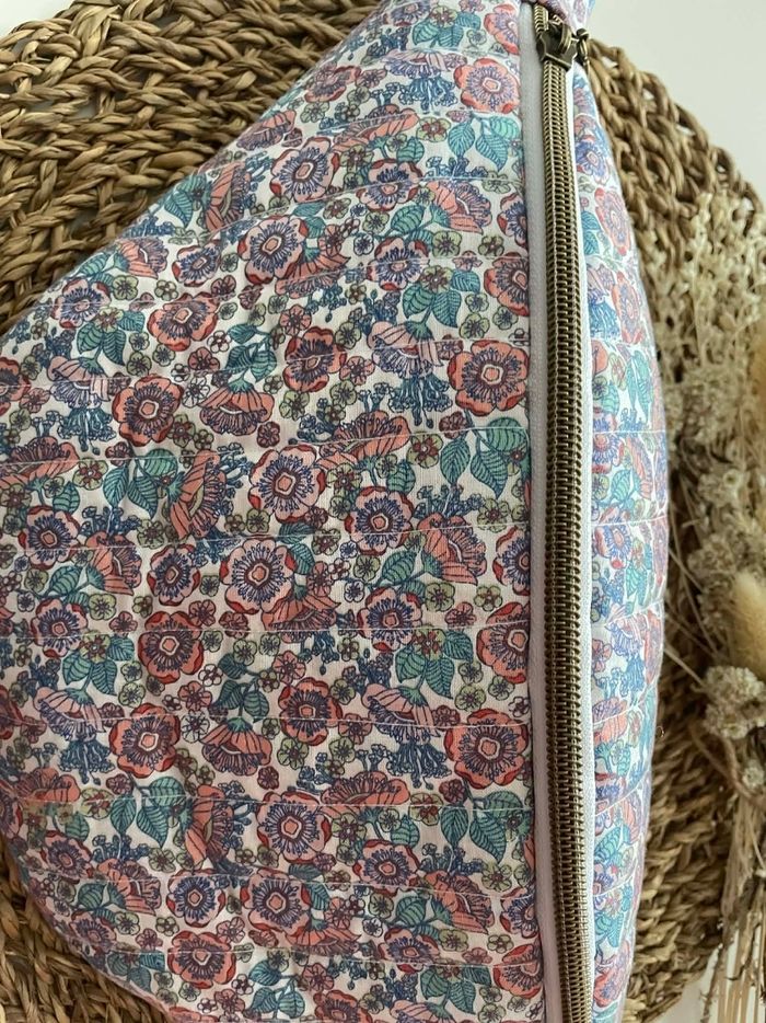 Sacoche banane fait main matelassée fleurie - photo numéro 4