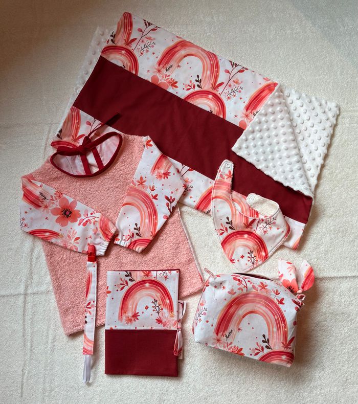 Tablier (bavoir manches longues) motifs Arc-en-ciel T.18-24 mois - photo numéro 5