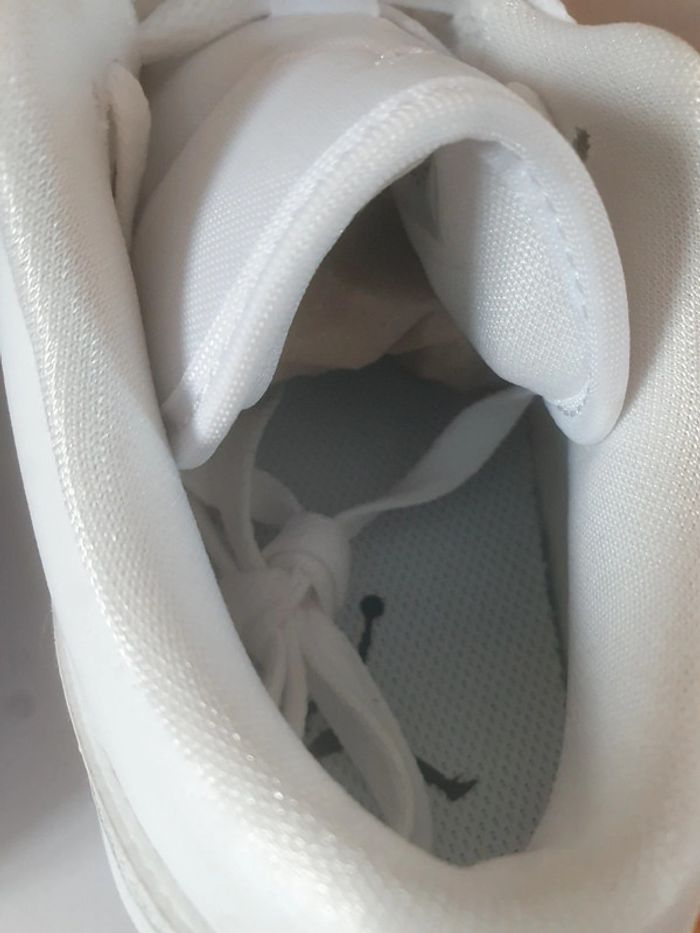 Nike Air Jordan 1 (35.5) - photo numéro 7