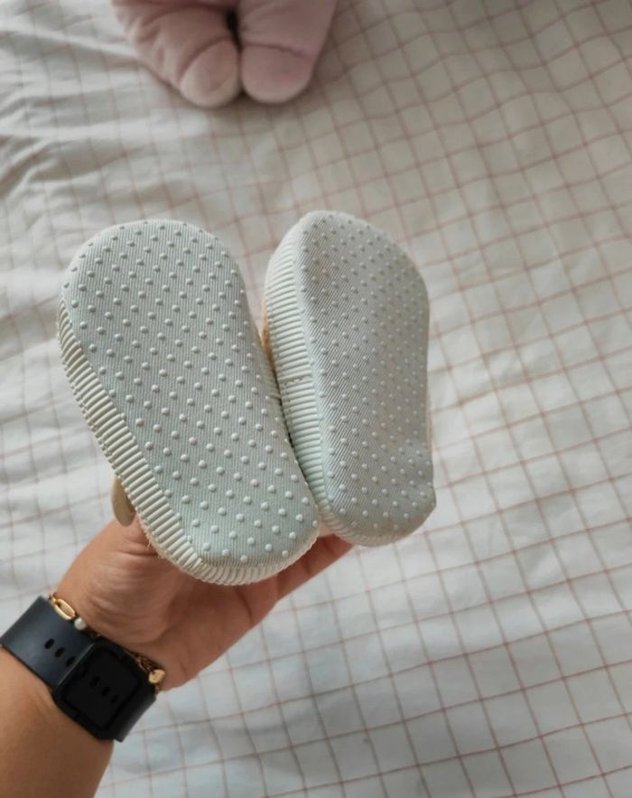 Chaussure bébé beige - photo numéro 2