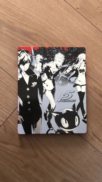 Jeu vidéo Persona 5 avec boîte métallique sur console PS4