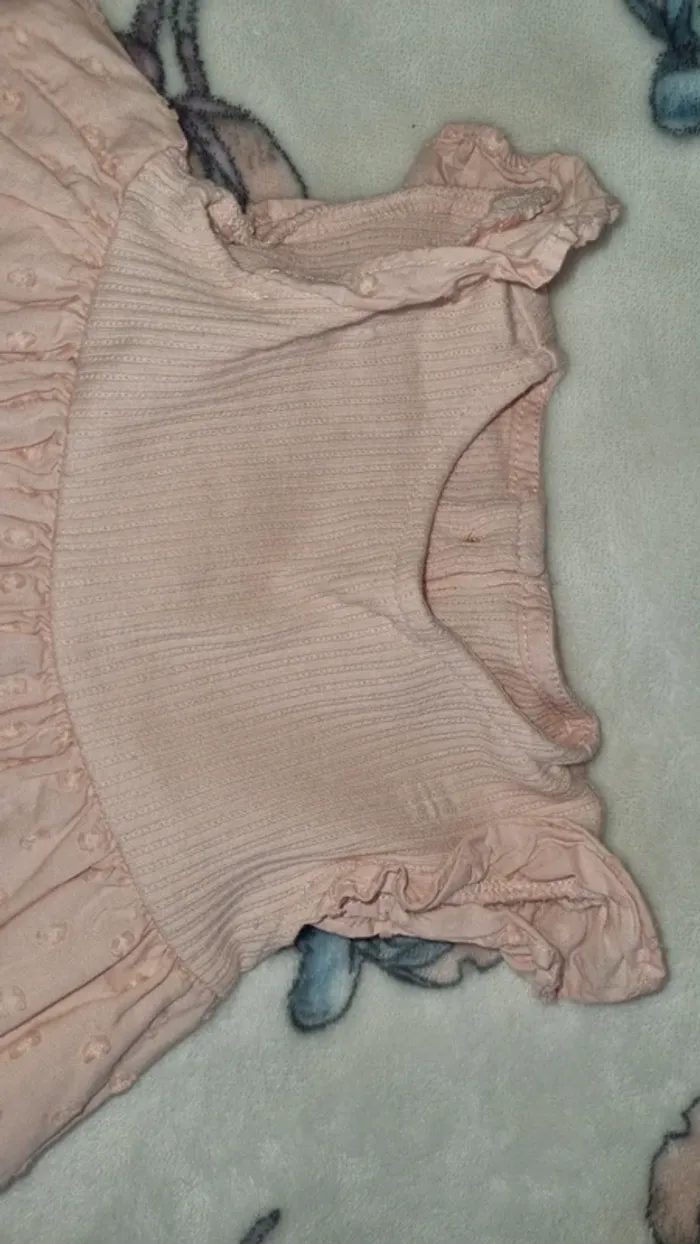 Robe 1 mois en très bon état - photo numéro 2