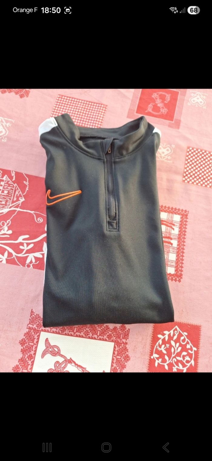 Sweat/Pull fin Nike 10 ans - photo numéro 6