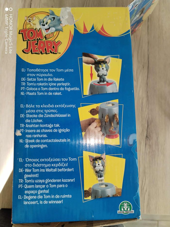Jeu de société : Tom & Jerry - Tom bomb- Édition 2016 - photo numéro 2