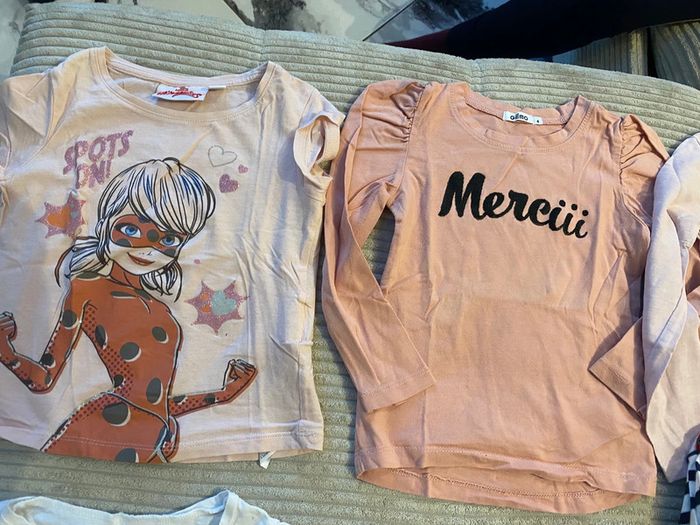 Lot 6 tee shirt 4/5 ans - photo numéro 2