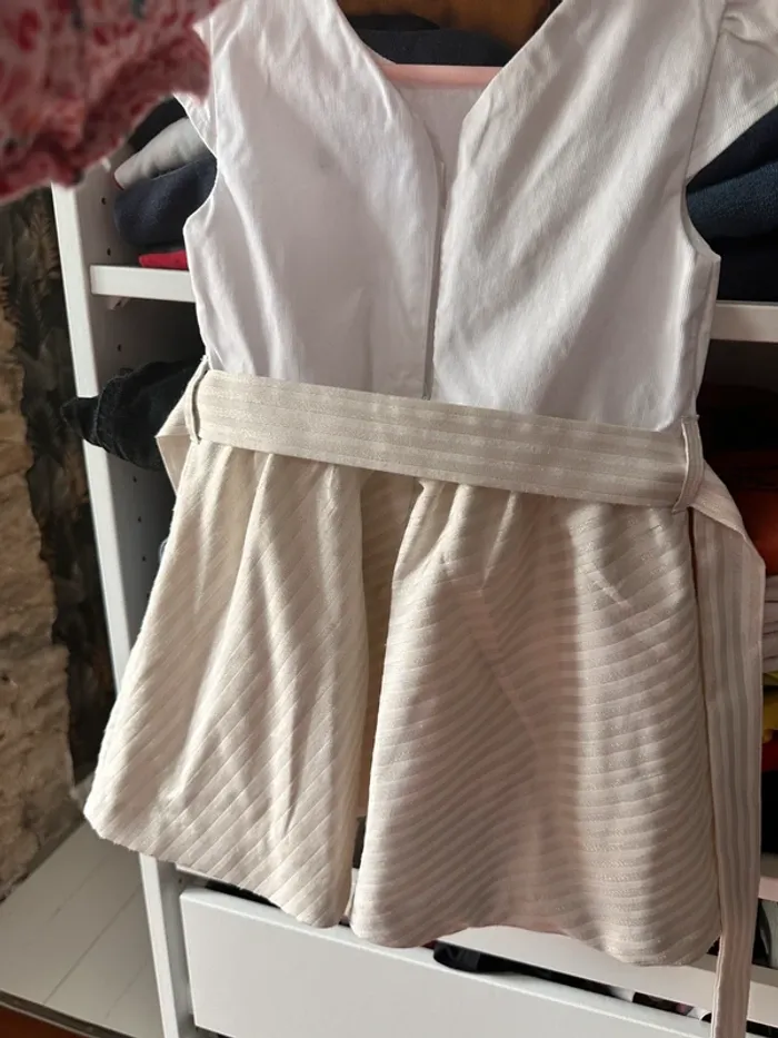 Robe de cérémonie OKAÏDI 3a fille blanche et doré - photo numéro 3