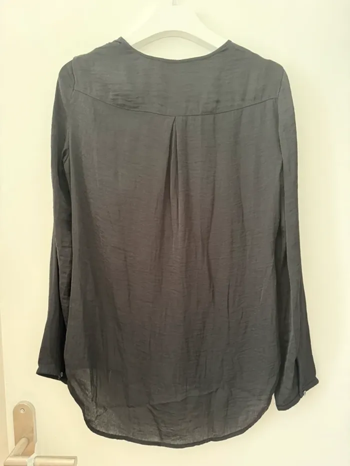 Blouse Zara XS noire - photo numéro 2