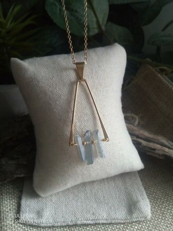 Collier pendentif quartz aura
