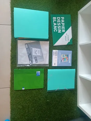 Lot de fourniture scolaire neuf