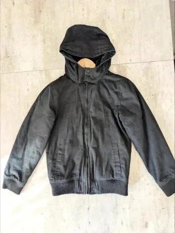 Doudoune Grise/ Noire bien chaude