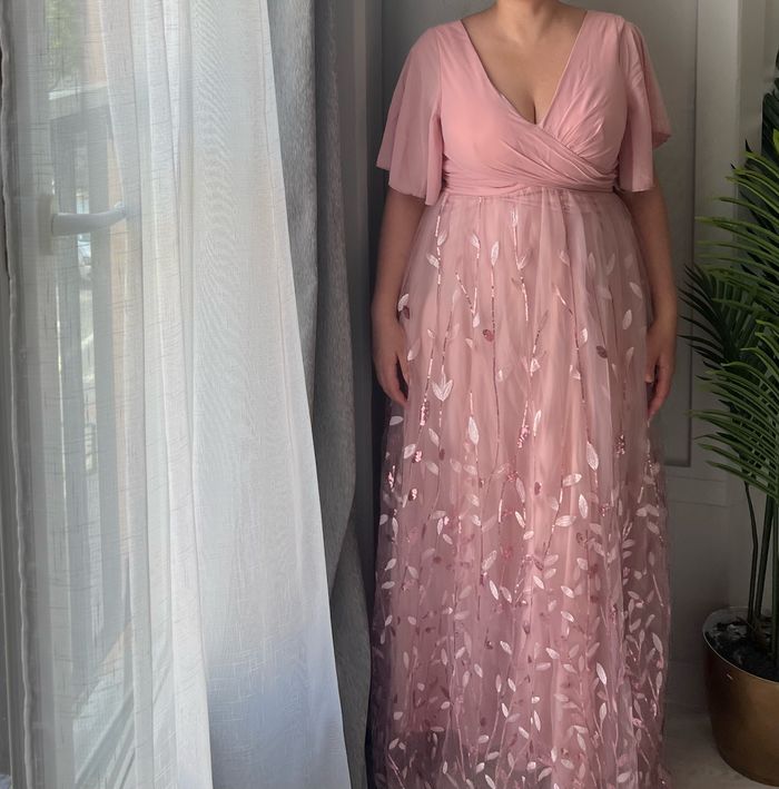 Robe demoiselle d’honneur/robe de soirée rose taille L neuve avec étiquette