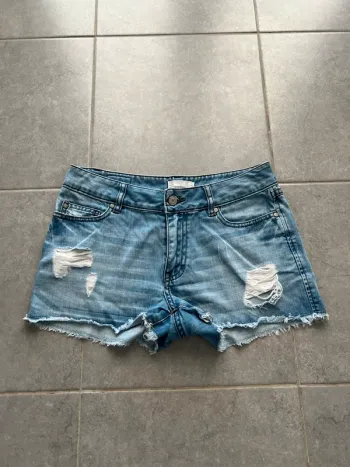 Short jeans