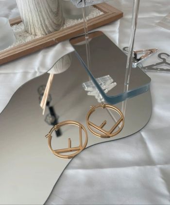 Boucle d’oreille Fendi