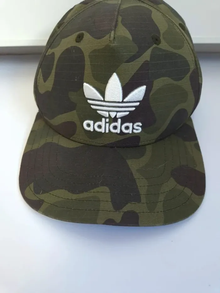 Casquette Adidas militaire logo brodé - photo numéro 3