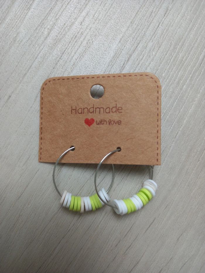 Boucles d'oreilles annaux vert-blanc neuf fait main