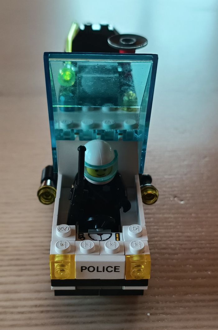 Lego set 6430 Town Patrouille de nuit - photo numéro 3