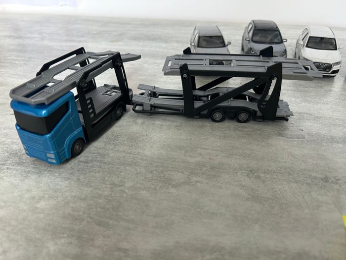 lot petites voitures et voitures miniatures et camion transport jouets enfant différentes tailles - photo numéro 2