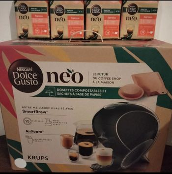 Machine a café dolce gusto neo + 4 paquets café