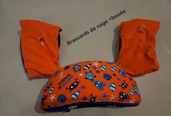 Brassards de nage avec bouée