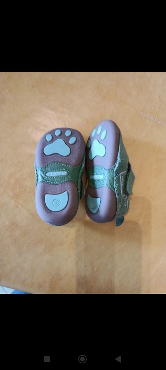 Chaussons Vertbaudet garçon taille 18 - photo numéro 2