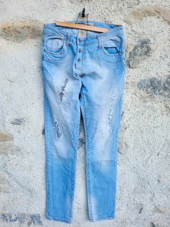 Superbe jeans 👖 Please effet délavé, troué avec dentelle taille Medium (38/40)