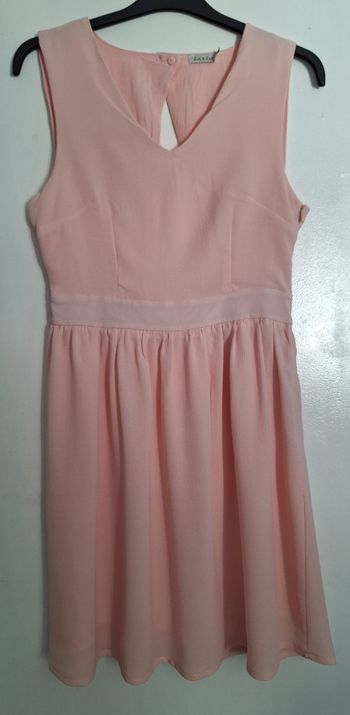 Robe couleur unie dos ouvert