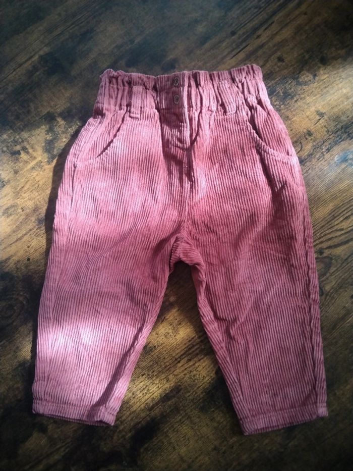Lot pantalon en velours - photo numéro 2