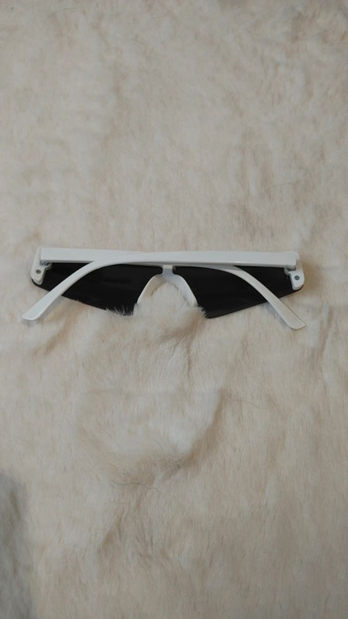 Une paire de lunettes vintage style yk2 - photo numéro 4