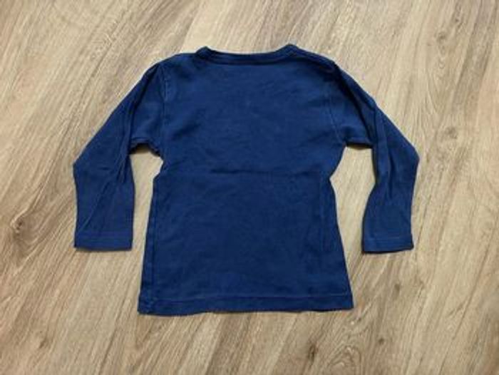 T shirt manches longues enfant couleur bleu marine petit bateau très bon état - photo numéro 2