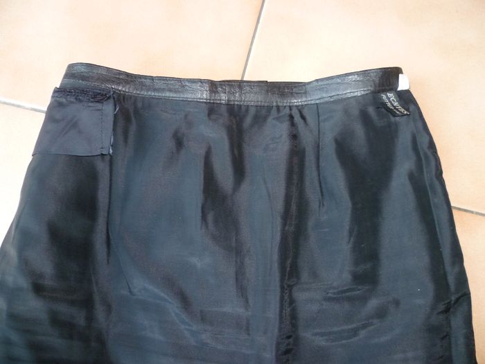 jupe cuir t.42 - photo numéro 4