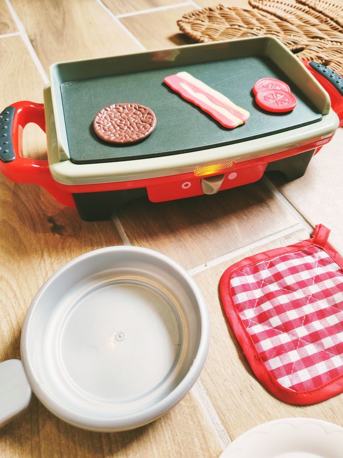 🥓Dinette plancha électronique sons et lumières avec divers aliments en plastique - photo numéro 2