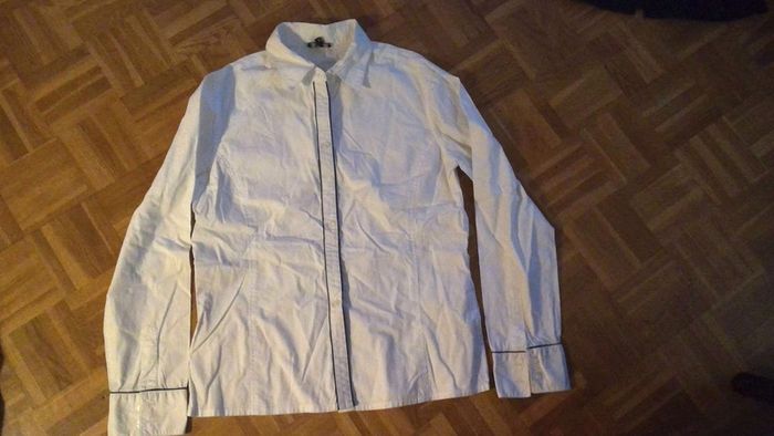 Chemise  blanche avec lisere noir  T40