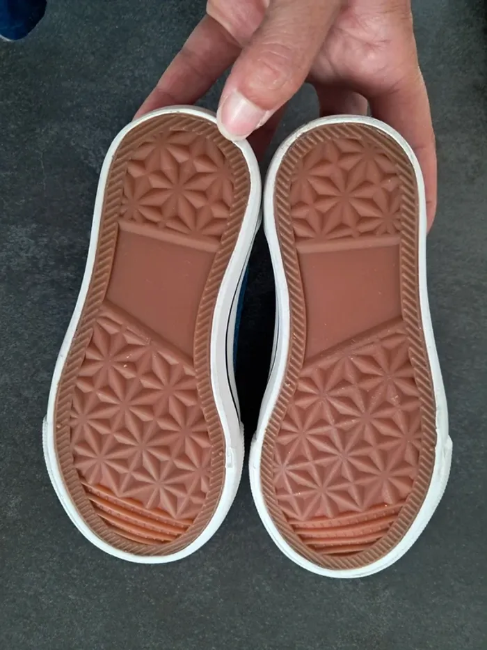 Chaussures T.24 - photo numéro 4