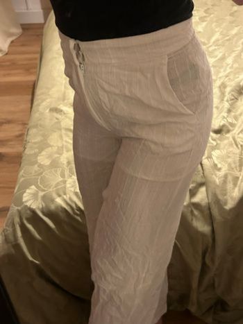 Pantalon blanc léger avec étiquette