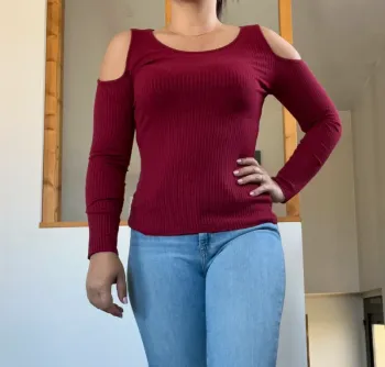 Haut rouge bordeaux épaules dénudées sexy