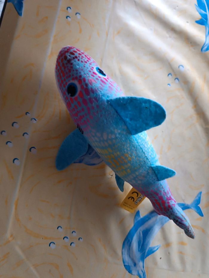 Requin en peluche - photo numéro 3