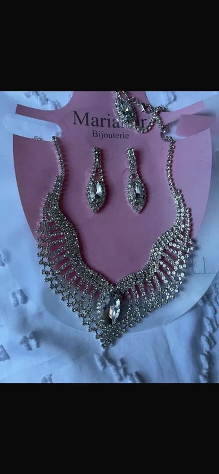 Parure strass neuve - photo numéro 3
